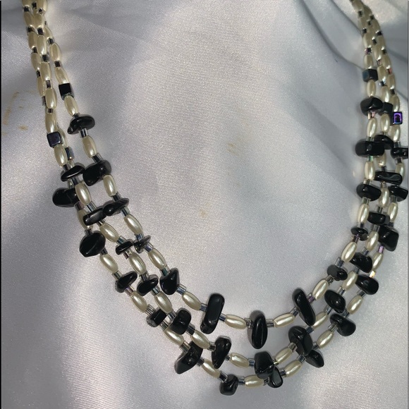 3 strands onyx and rice pearls necklace. - Picture 2 of 15